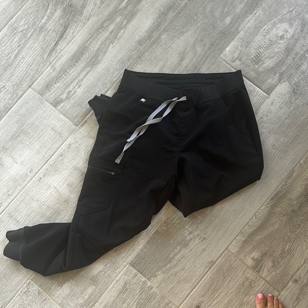 Figs Black Jogger Sweatpants with Elastic Waistband scrubs